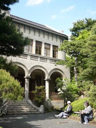 洋館は人気のモチーフ