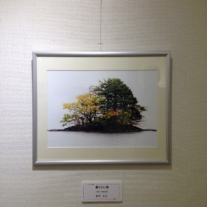 霧に包まれる風景の中から、島だけが現れた瞬間。写真ならでは。